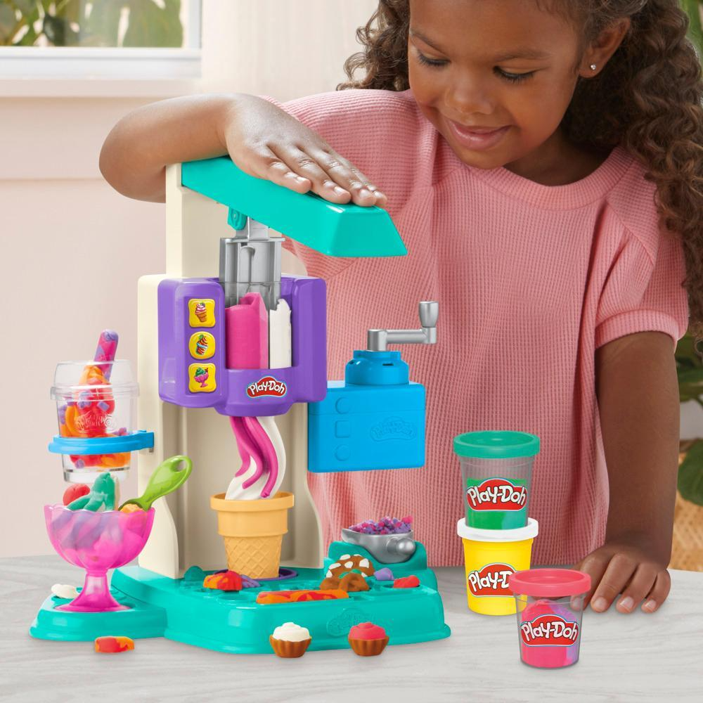 nha-may-kem-cau-vong-playdoh-g0028-04