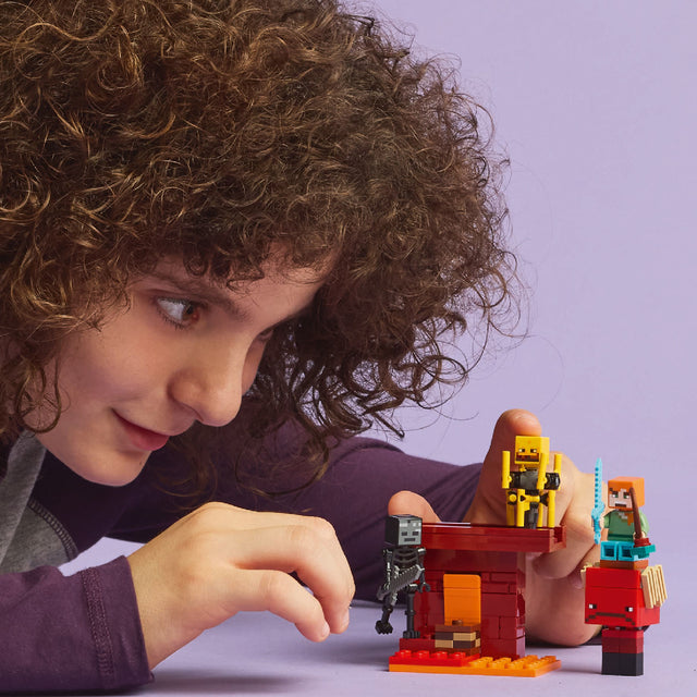 tran-chien-dung-nham-dia-nguc-nether-lego-minecraft-21266-07