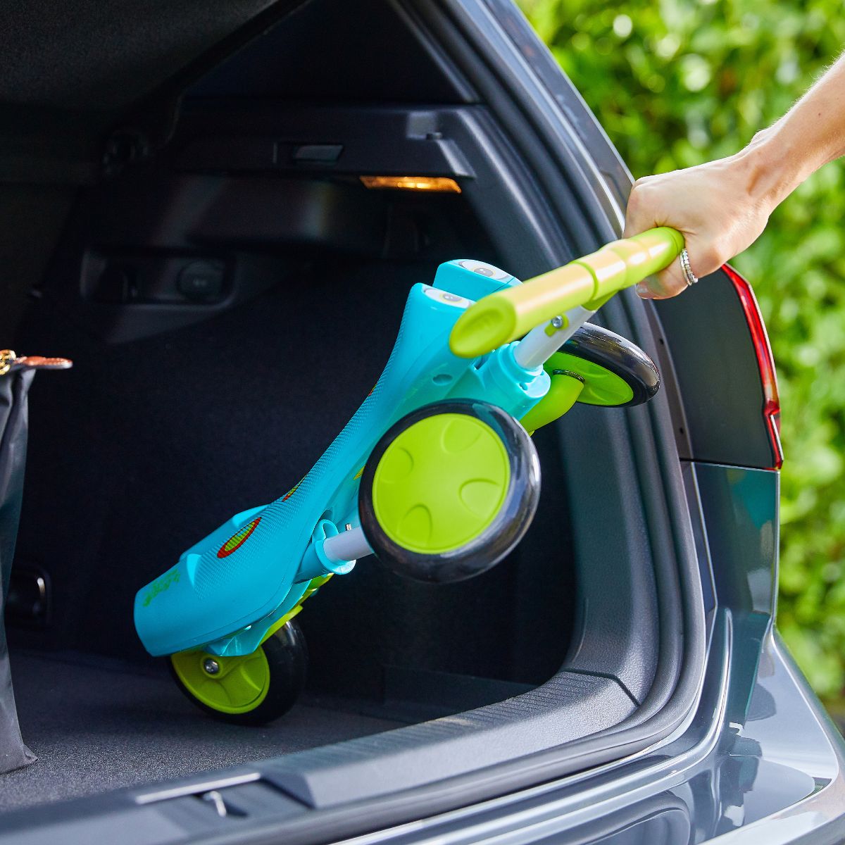 Xe Chòi Chân Bọ Xanh 3 Bánh Scuttle Bug XL RIDE ON 8555