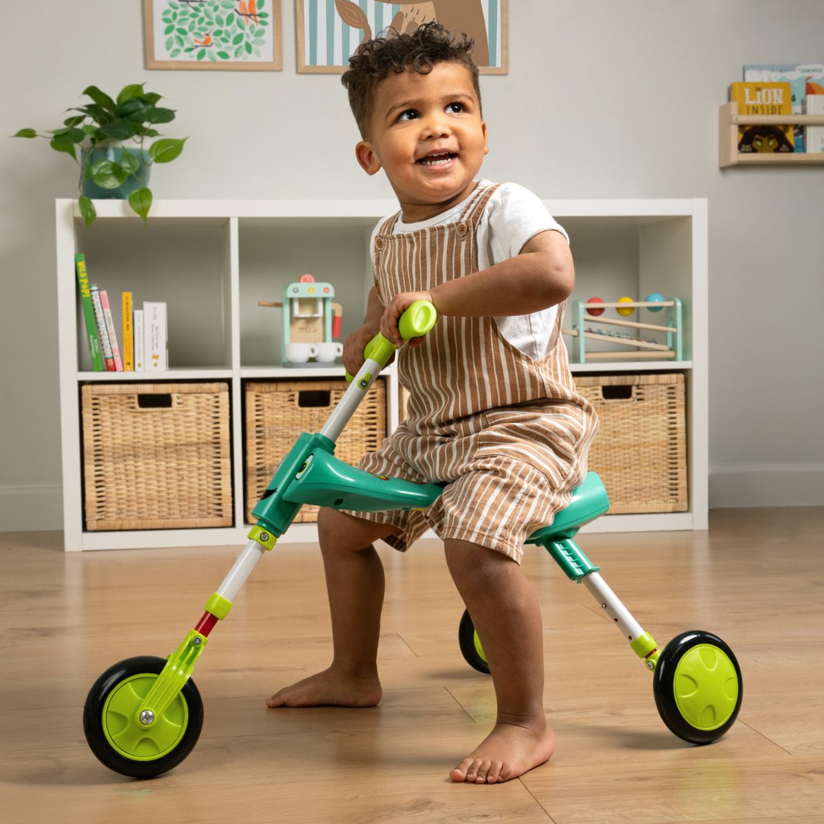 Xe Chòi Chân Bọ Xanh 3 Bánh Scuttle Bug XL RIDE ON 8555