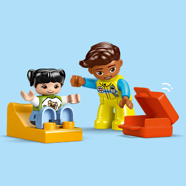 xe-cuu-thuong-tai-xe-lego-duplo-10447-09