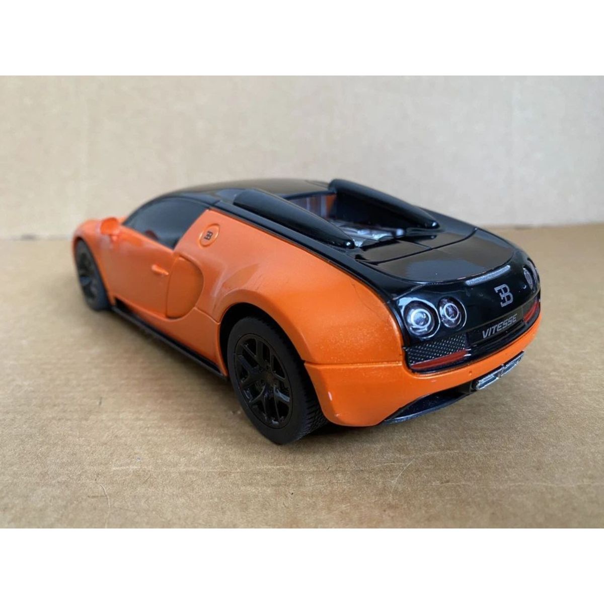 xe-dieu-khien-1-24-bugatti-grand-sport-vitesse-cam-rastar-r47000-07