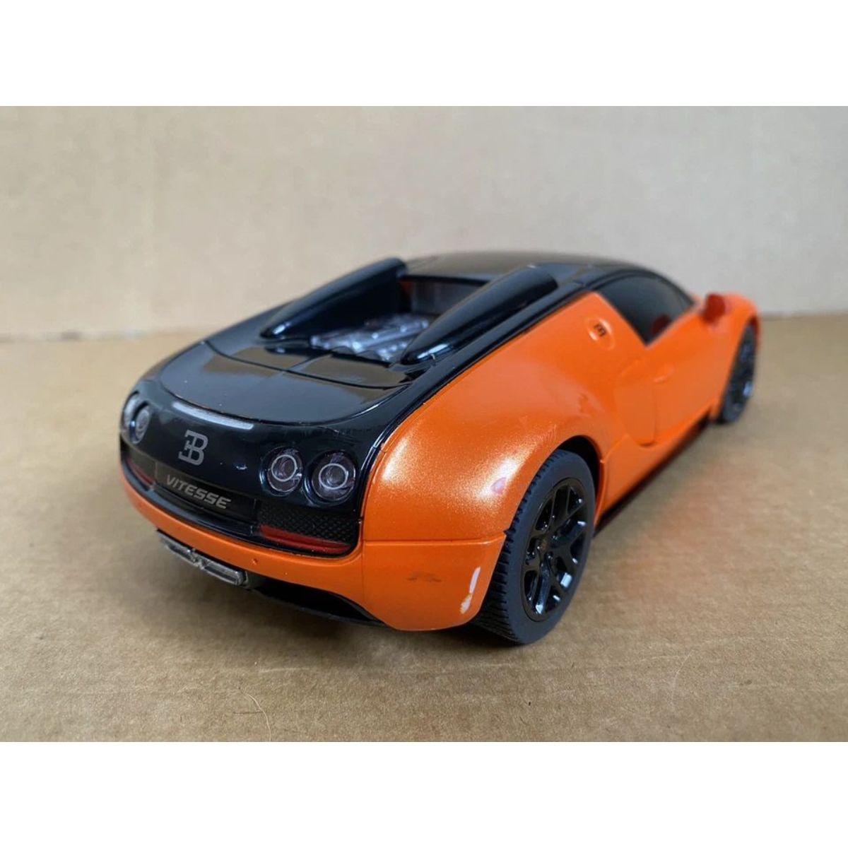 xe-dieu-khien-1-24-bugatti-grand-sport-vitesse-cam-rastar-r47000-08