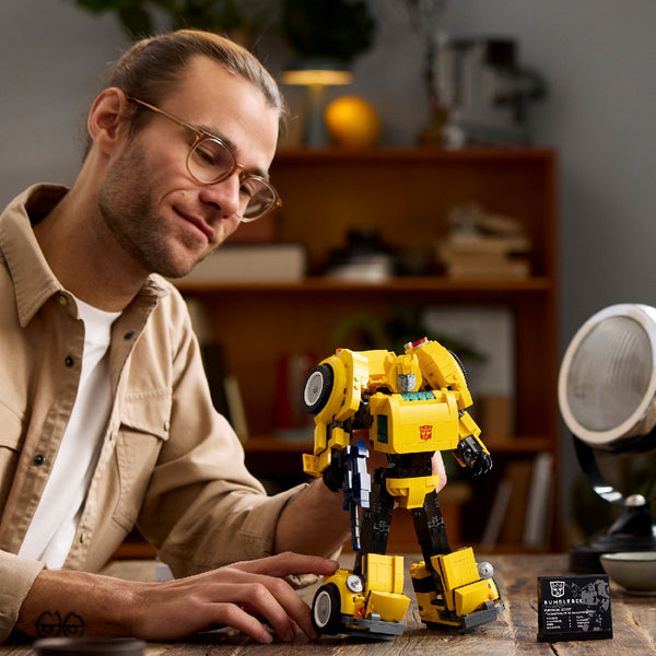 xe-dua-bien-hinh-transformer-bumblebee-lego-adults-10338-07