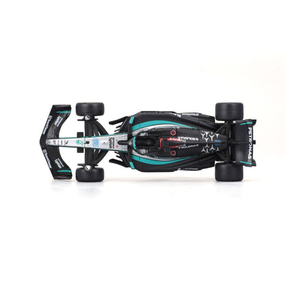 xe-dua-f1-1-43-mercedes-amg-petronas-f1-w15-team-2024-maisto-44-18-38208-04