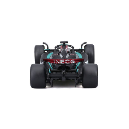xe-dua-f1-1-43-mercedes-amg-petronas-f1-w15-team-2024-maisto-44-18-38208-05