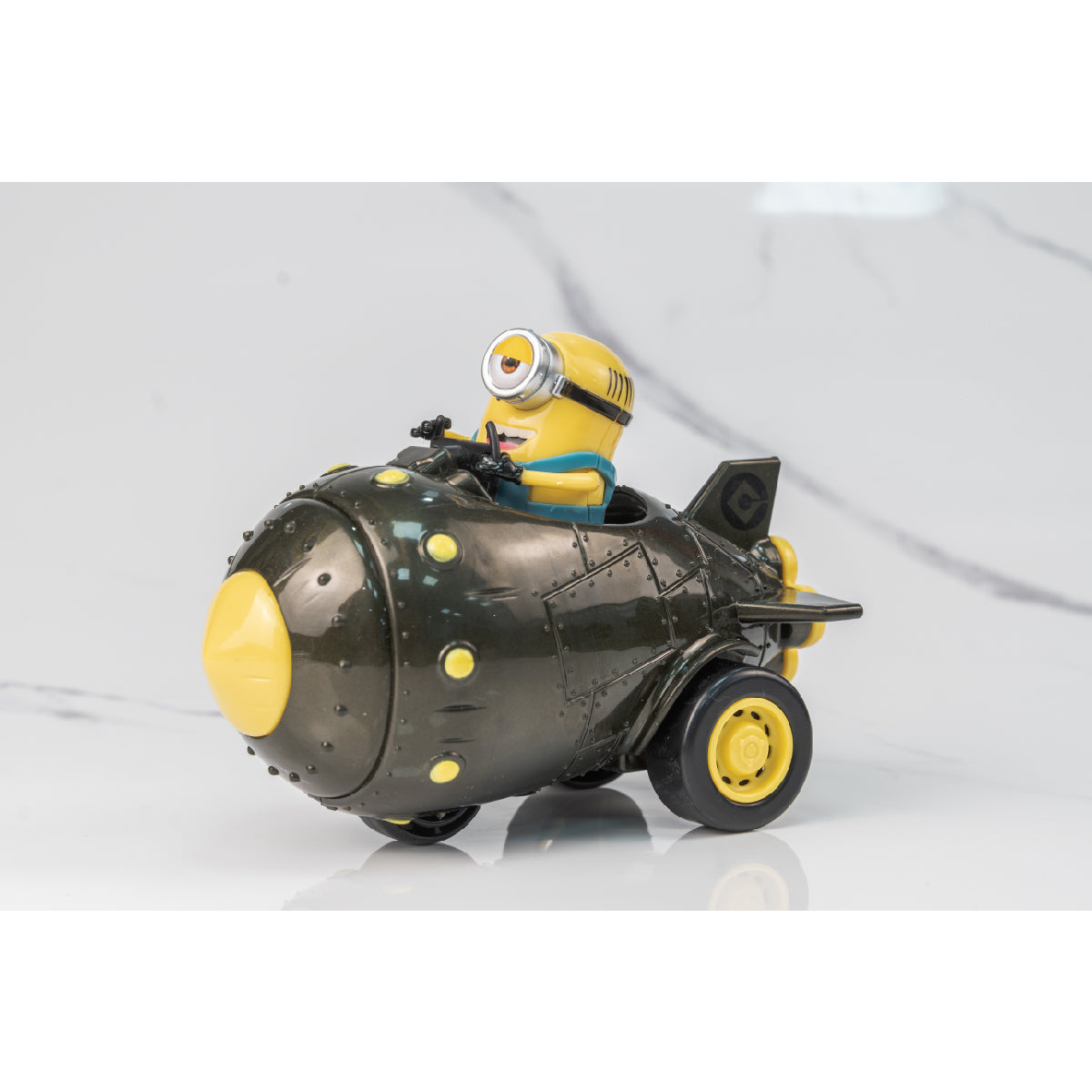xe-ten-lua-minions-co-chay-chon-minions-7192-012