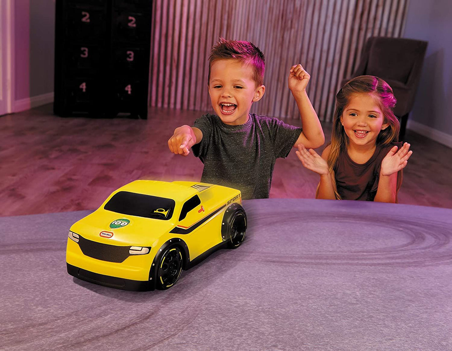 Xe đua thể thao cảm ứng LITTLE TIKES 653278