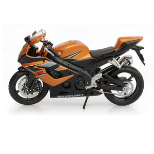 mo-hinh-mo-to-1-12-dong-suzuki-gsx-r1000-05218-mt31101