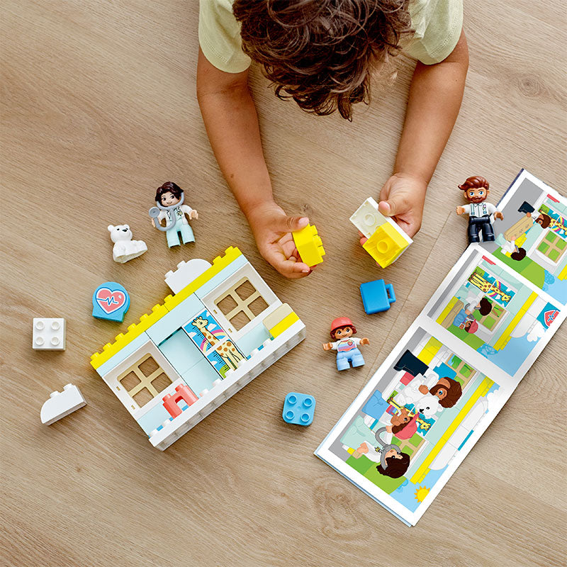 Đồ Chơi Lắp Ráp Phòng Khám Bác Sĩ LEGO DUPLO 10968