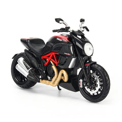Mô hình xe mô tô 1:12 dòng Ducati Diavel Carbon MAISTO MT31101