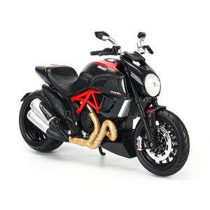 Mô hình xe mô tô 1:12 dòng Ducati Diavel Carbon MAISTO MT31101