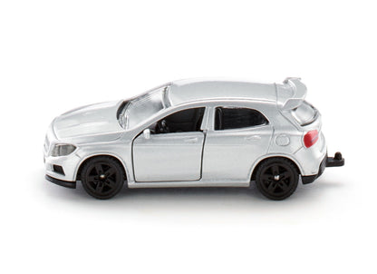 xe-mercedes-benz-gla-45-amg-1503-02