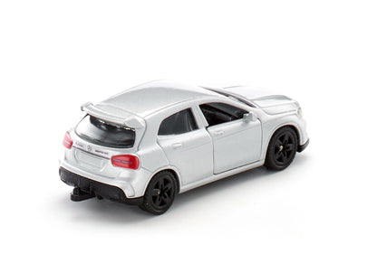 xe-mercedes-benz-gla-45-amg-1503-03