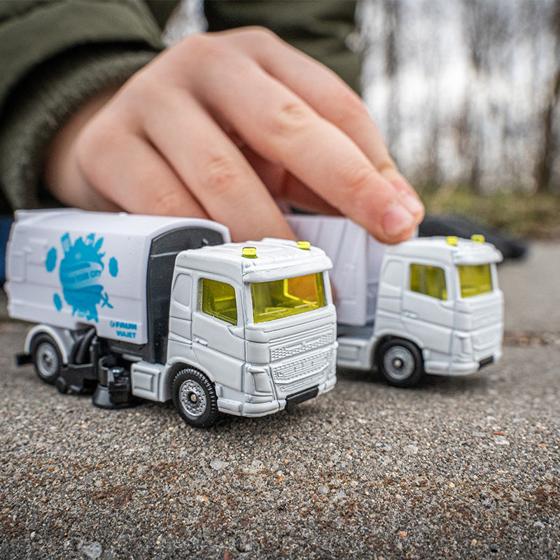 Mô Hình Xe Vệ Sinh Đường Và Xe Đổ Rác SIKU 1687
