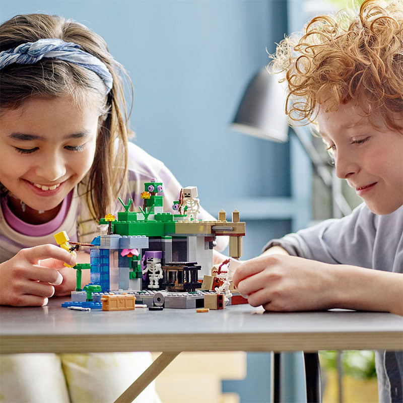 LEGO MINECRAFT 21189 Skeleton Dungeon Assembling Toy