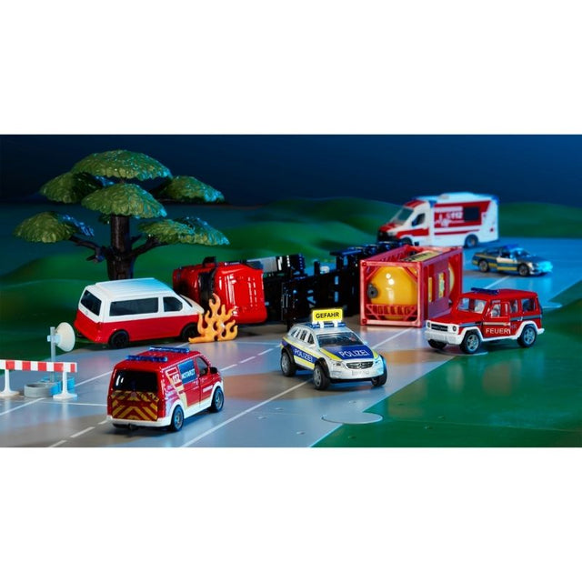 xe-canh-sat-mercedes-benz-e-class-2302-013