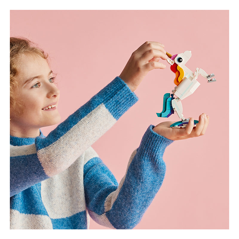 Đồ Chơi Lắp Ráp Kỳ Lân Sắc Màu LEGO CREATOR 31140