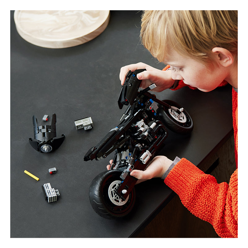 LEGO TECHNIC 42155 Batman Superbike Assembly Toy