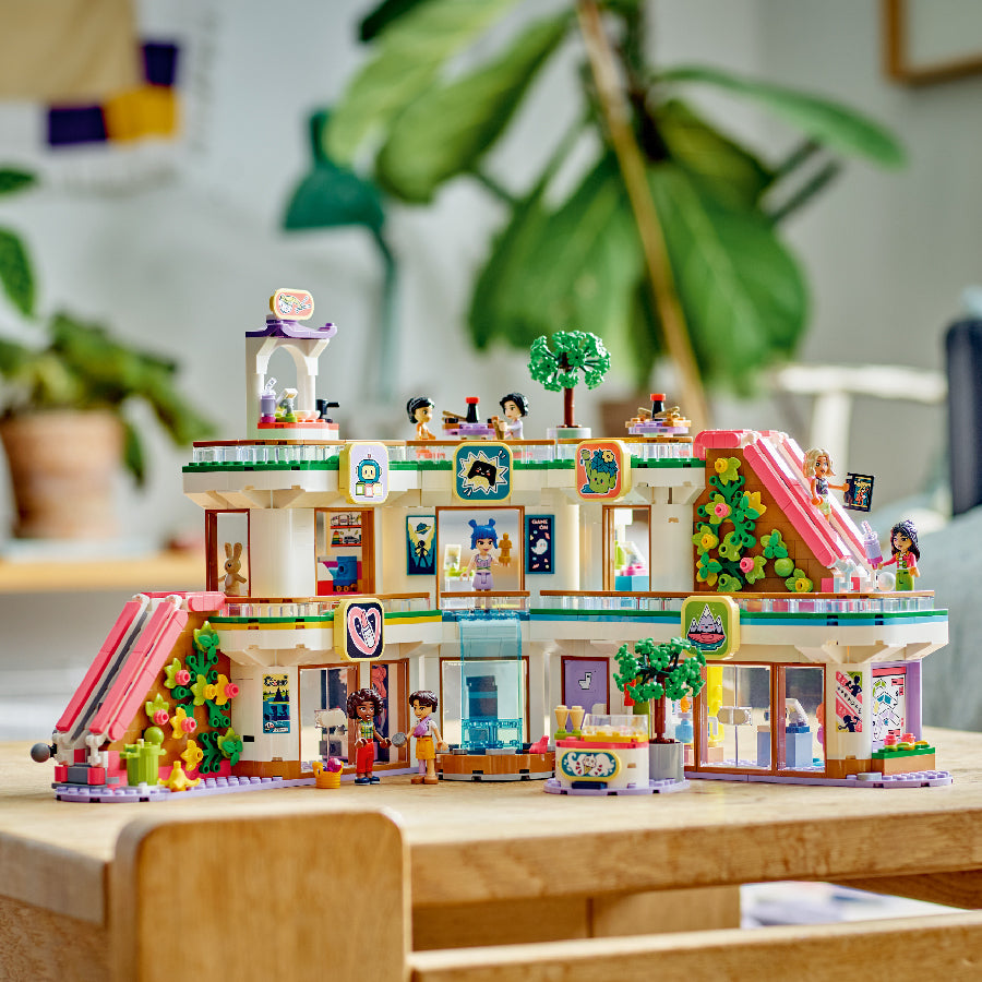 LEGO FRIENDS 42604 Heartlake City Shopping Center assembly toy