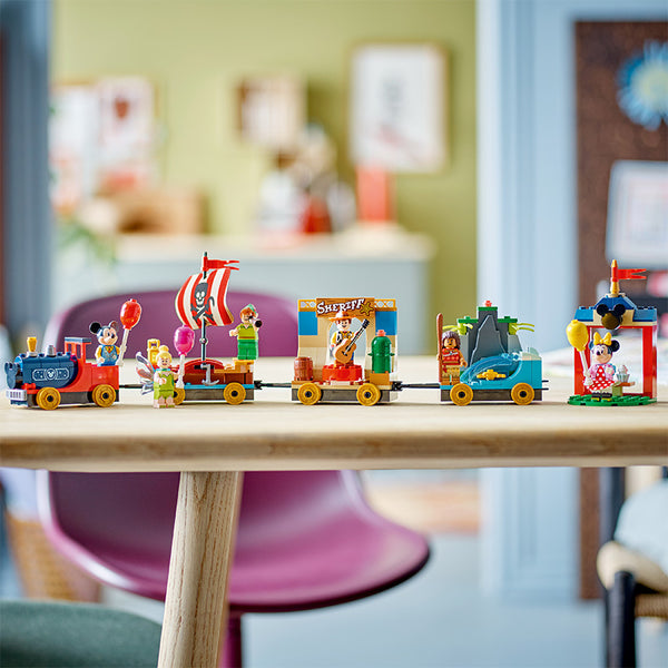 doan-tau-ky-niem-disney-100-43212-07