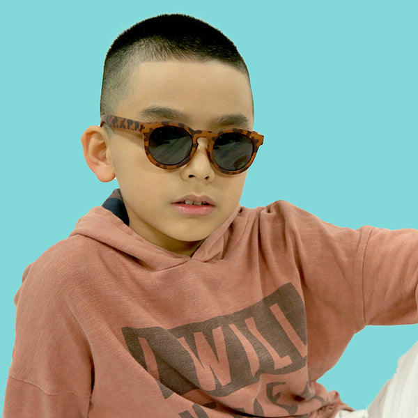 kinh-mat-phong-cach-tortoise-4chiche-02