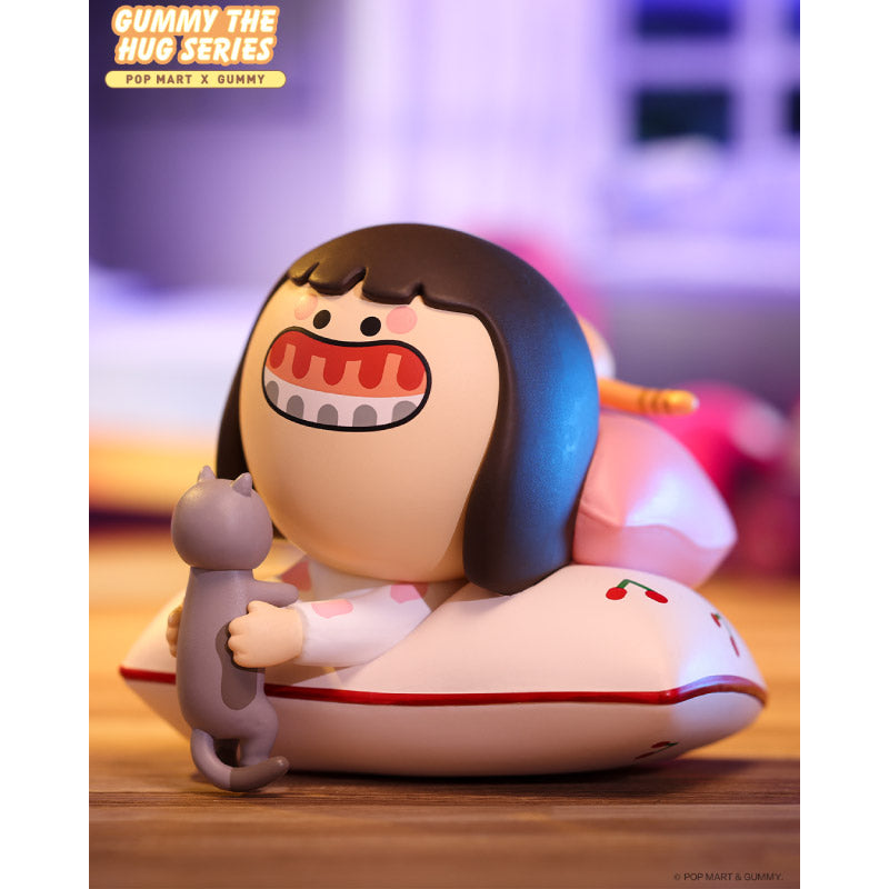 Mô hình GUMMY và Cái Ôm Nồng Thấm POP MART 6941448671763