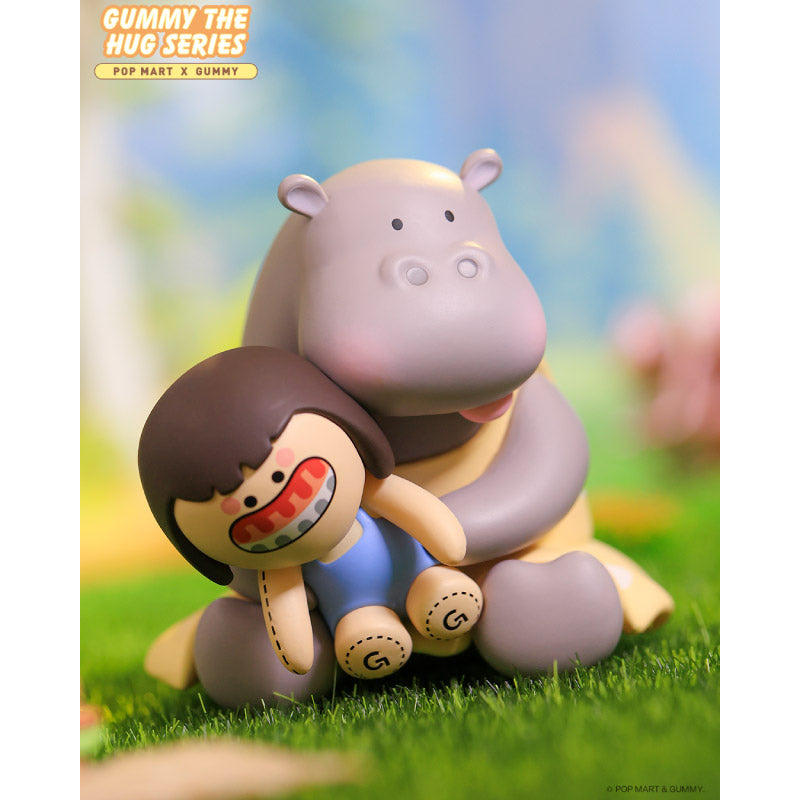 Mô hình GUMMY và Cái Ôm Nồng Thấm POP MART 6941448671763