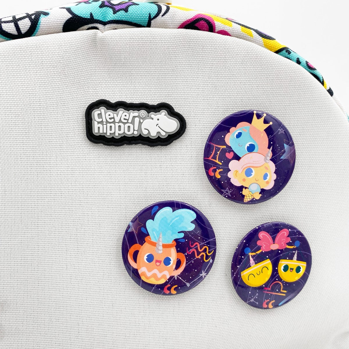 huy-hieu-unicorn-horoscope-air-badge02-02