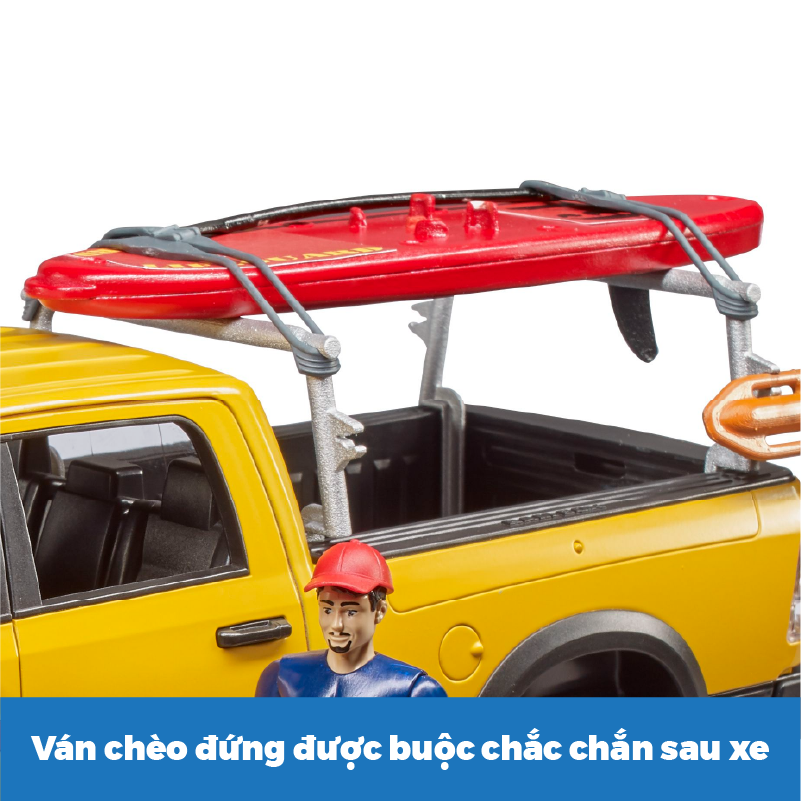 xe-cuu-ho-bai-bien-ram-2500-voi-nhan-vien-va-van-cheo-dung-bru02506-06