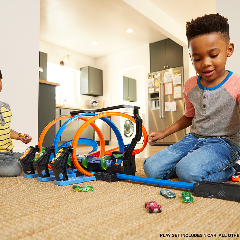 Bộ đường đua Hot Wheels siêu xoắn ốc HOT WHEELS FTB65