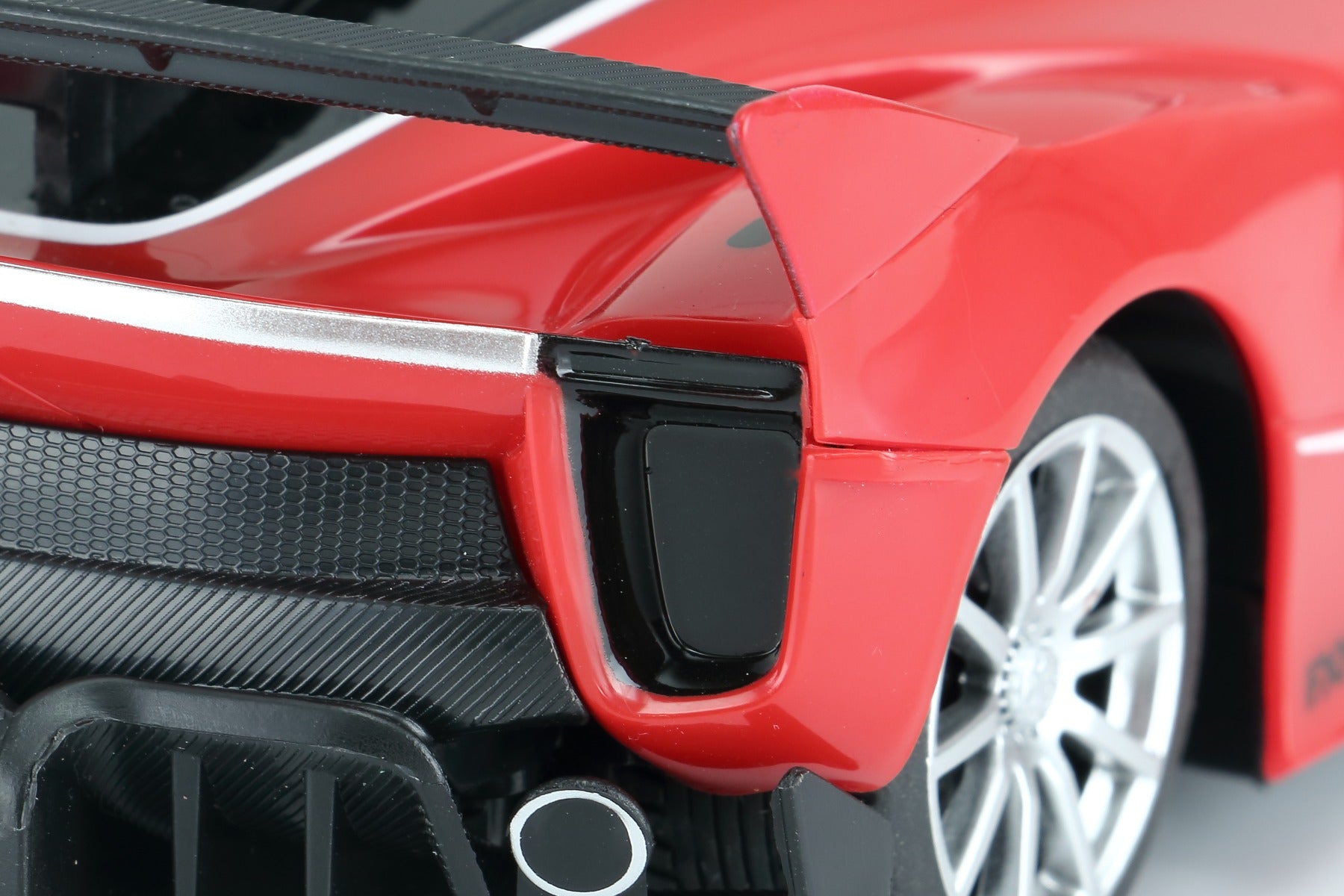 Rastar 1:18 R/C FERRARI FXX-K EVO 92pcs Kit de construcción de ensambl Rastar 1:18 R/C FERRARI FXX-K EVO 92pcs Kit de construcción de ensambl