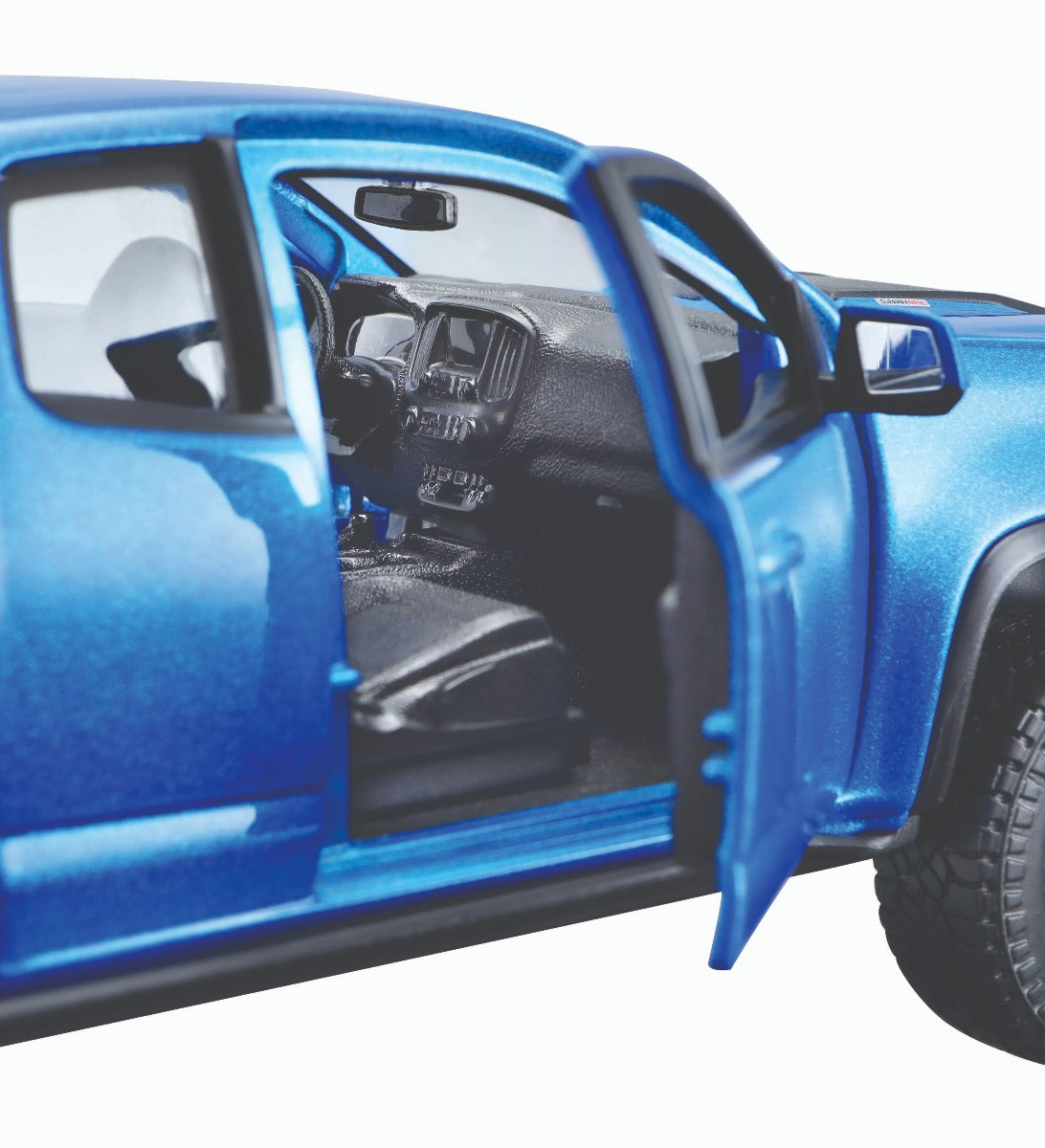 mo-hinh-xe-lap-rap-1-27-chevrolet-colorado-zr2-39517-mt39900-03